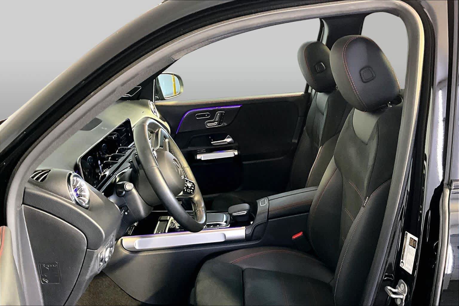 Certified 2023 Mercedes-Benz GLB 250 4MATIC image 9