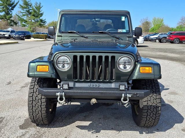 Used 1998 Jeep Wrangler Sahara video 2