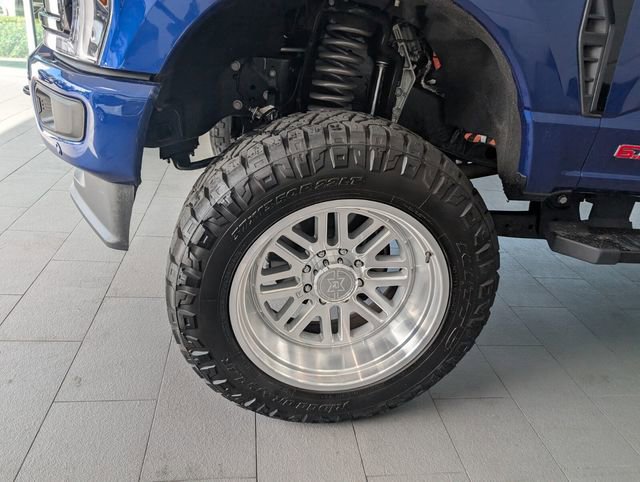 Used 2026 Ford F250 Lariat w/ Black Appearance Package image 4