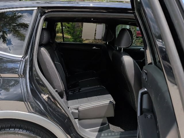 Used 2022 Volkswagen Tiguan SEL R-Line AWD/4WD image 16