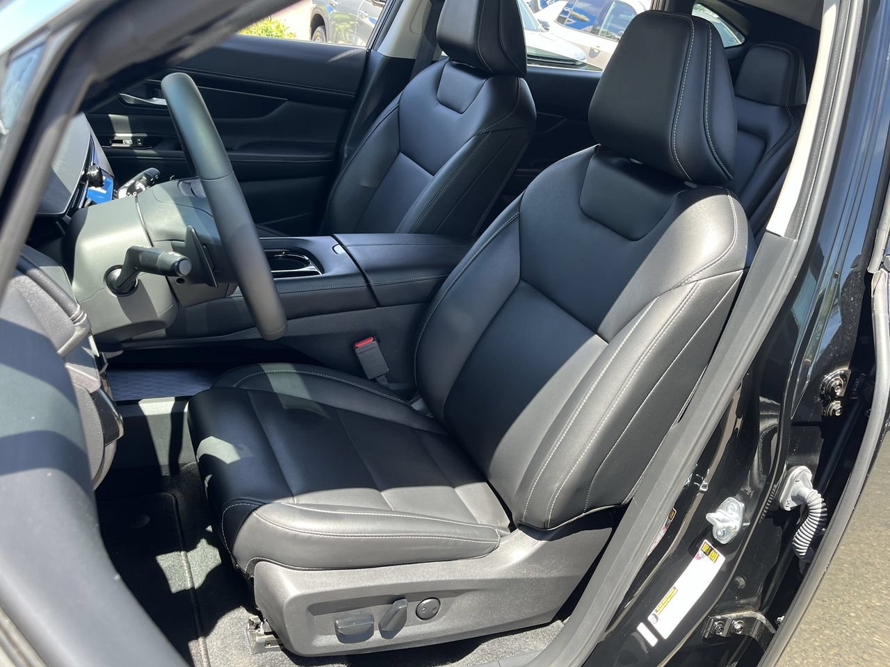 Used 2025 Nissan Murano SV FWD image 17