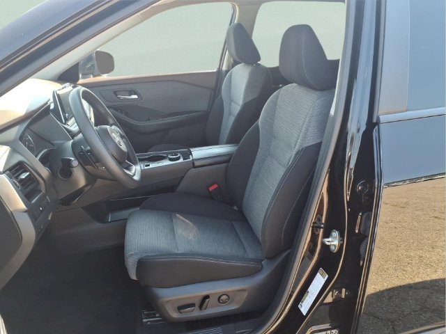 Used 2023 Nissan Rogue SV AWD/4WD image 12
