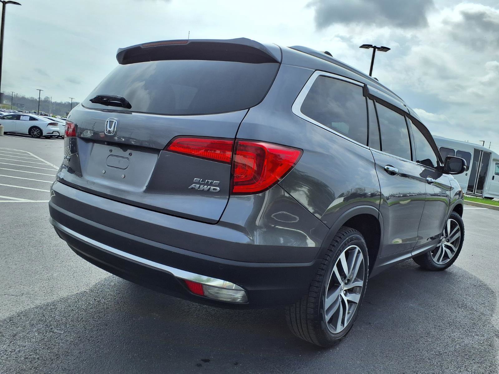 Used 2017 Honda Pilot Elite image 36