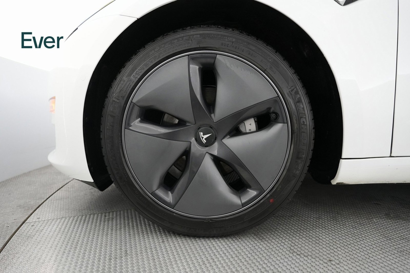 Used 2020 Tesla Model 3 Standard Range image 17