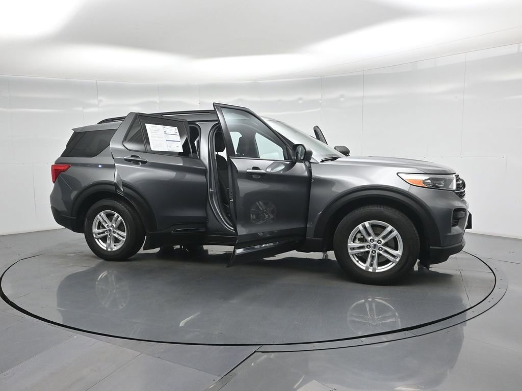 Certified 2023 Ford Explorer XLT RWD image 35