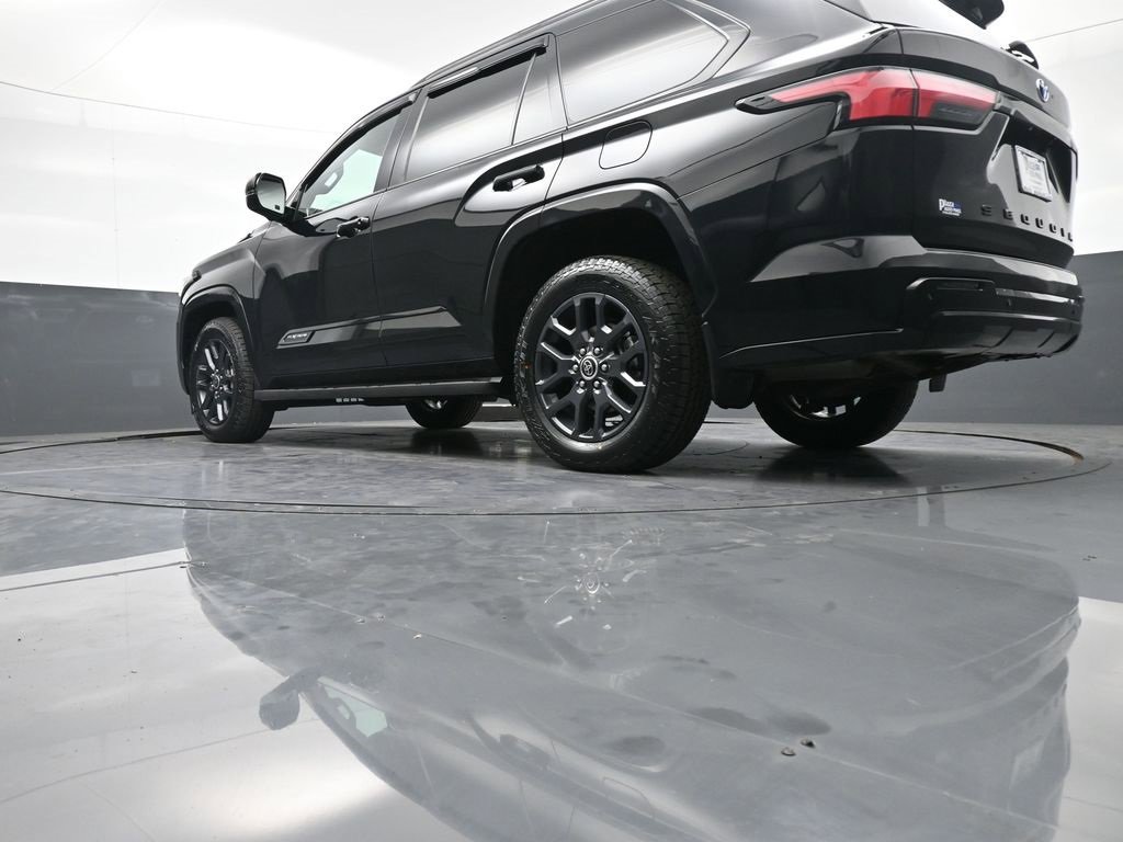 Certified 2023 Toyota Sequoia Platinum image 34
