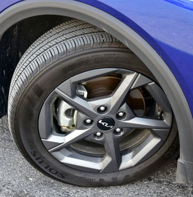 Certified 2025 Kia K4 FWD image 32