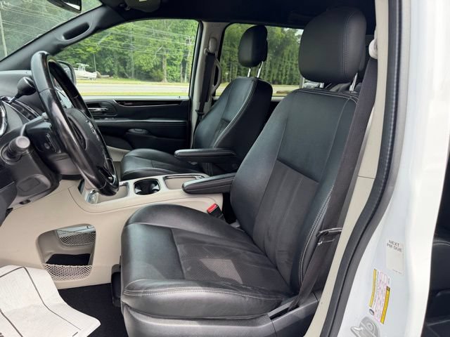Used 2020 Dodge Grand Caravan SXT FWD image 18