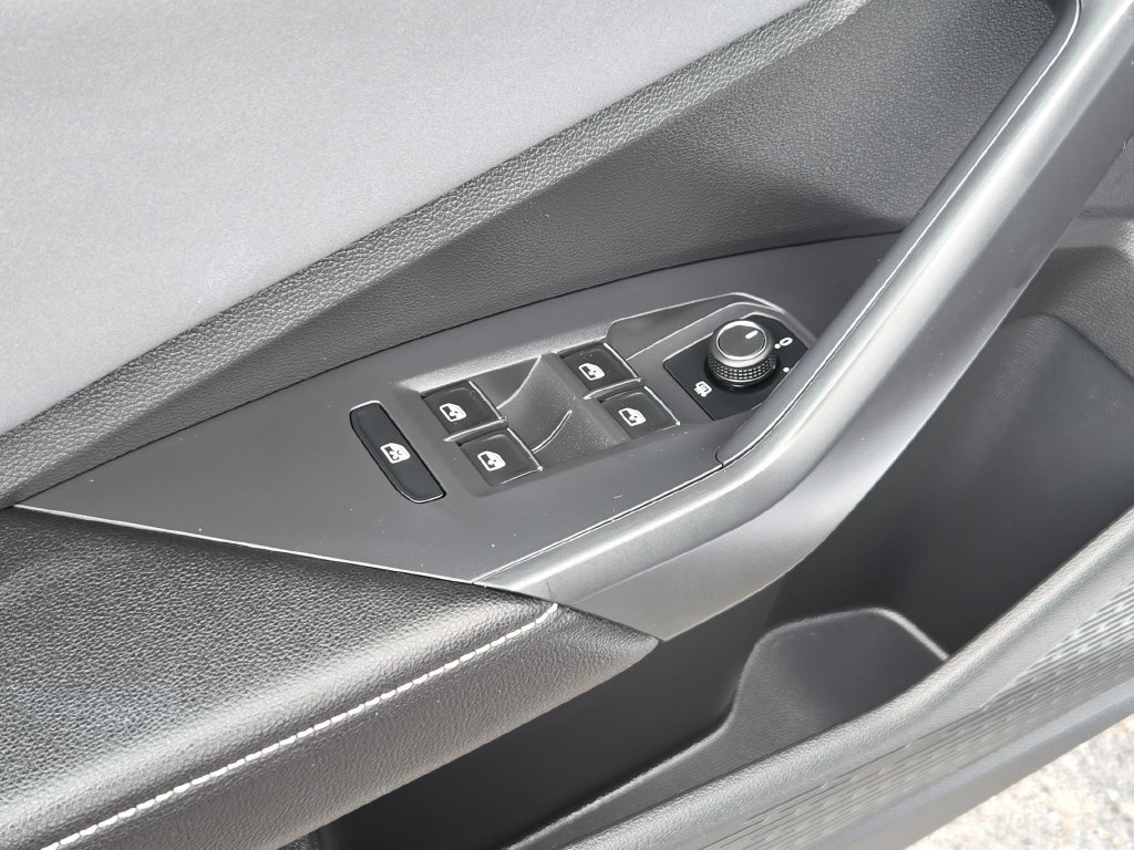 Used 2026 Volkswagen Jetta SE FWD image 13