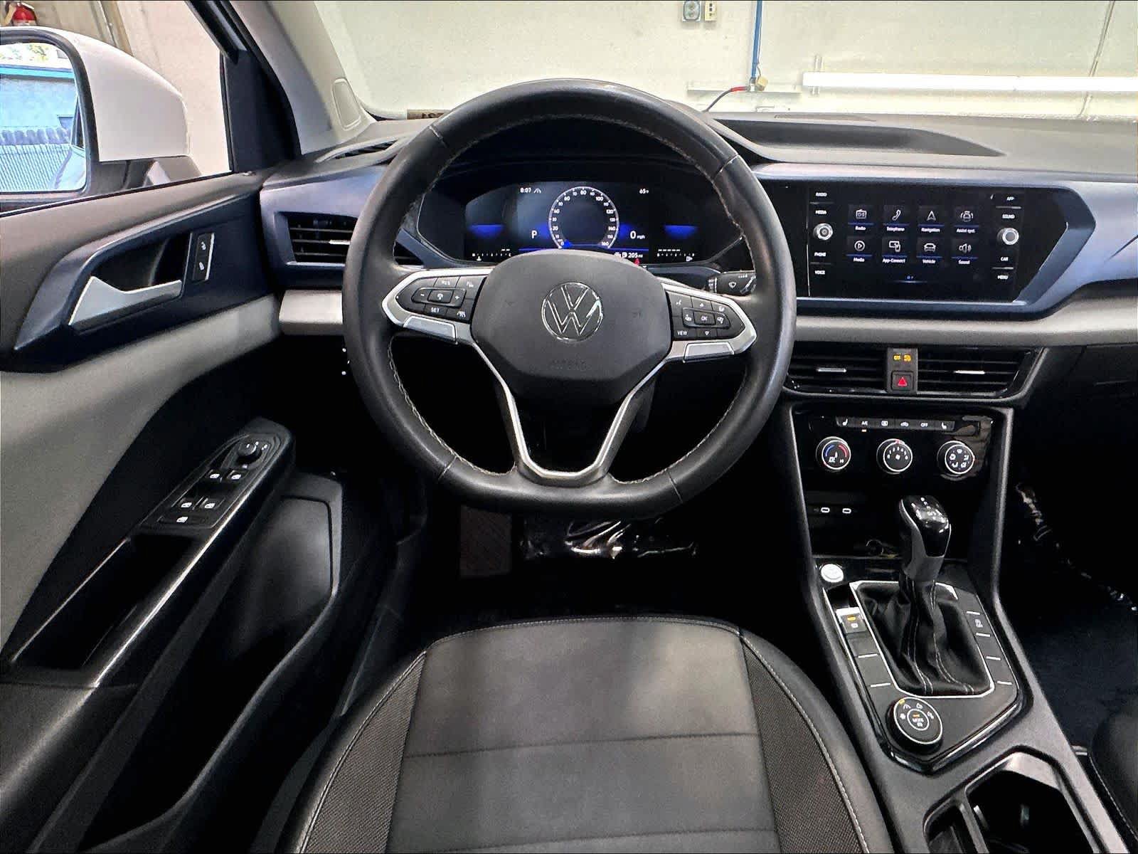 Used 2023 Volkswagen Taos SE w/ Panoramic Sunroof Package AWD/4WD image 11