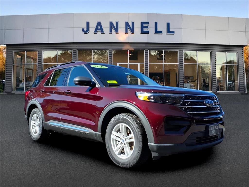Used 2022 Ford Explorer XLT image 3