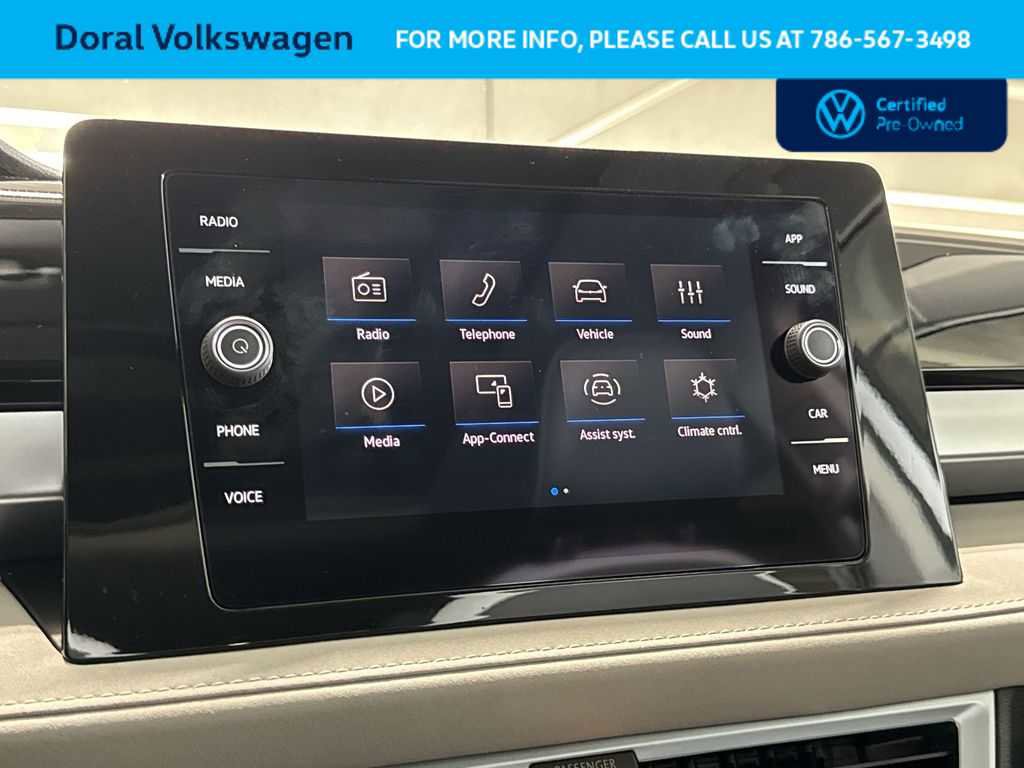 Used 2025 Volkswagen Taos SE FWD image 18
