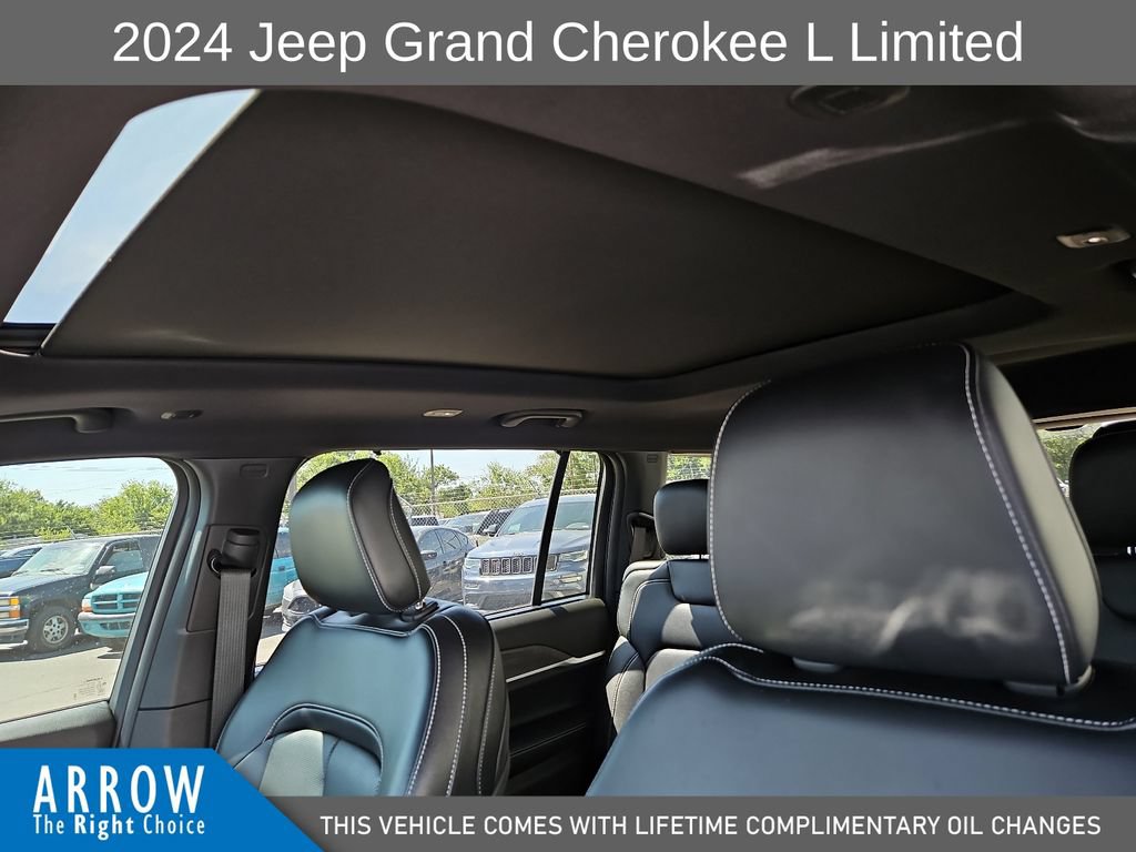 Used 2024 Jeep Grand Cherokee L Limited w/ Luxury Tech Group II AWD/4WD image 22