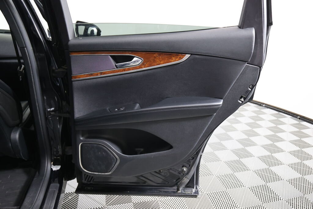 Used 2016 Lincoln MKX Reserve w/ Climate Package image 22