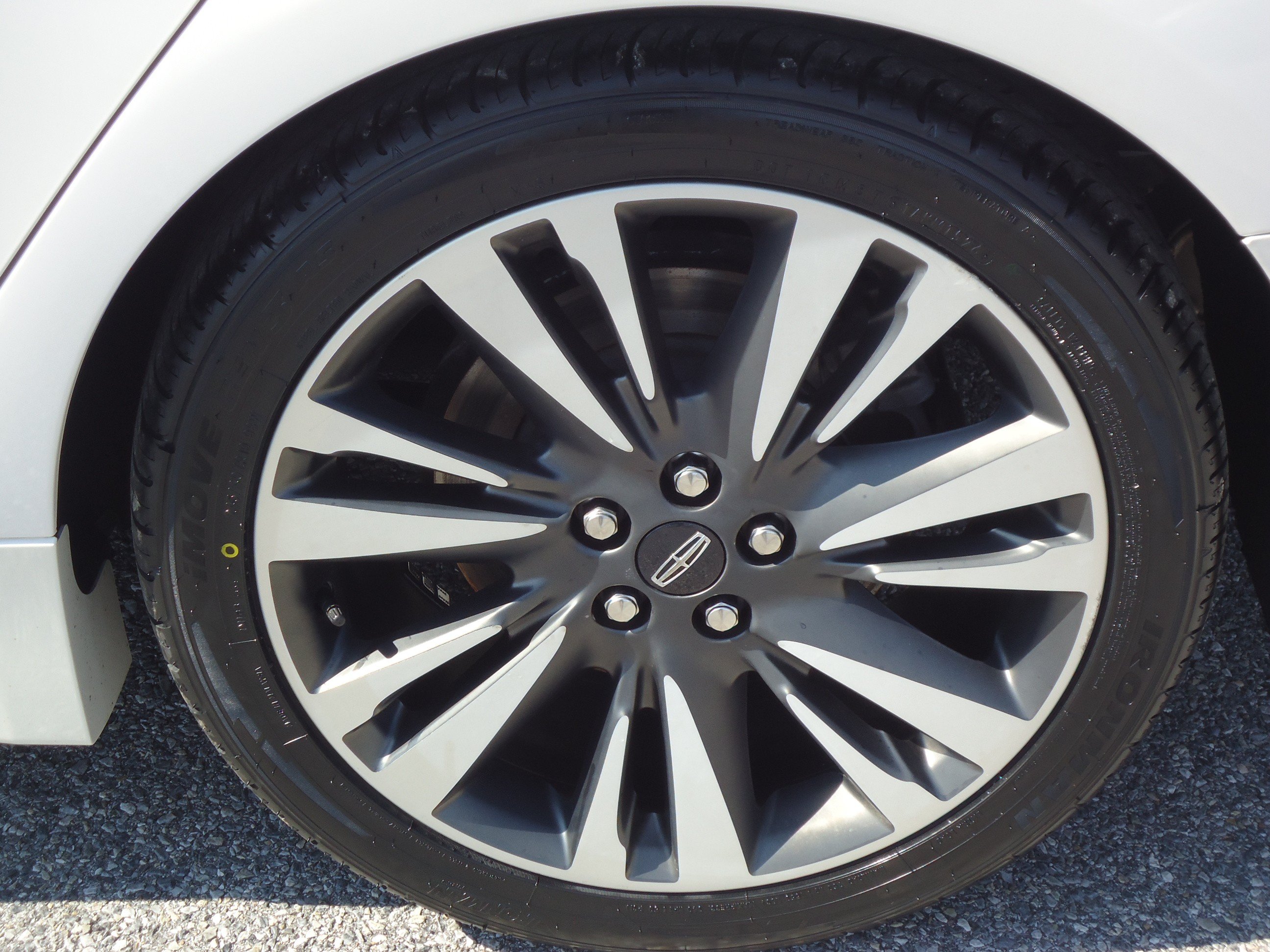 Used 2020 Lincoln MKZ Reserve w/ Monochromatic Package AWD/4WD image 9