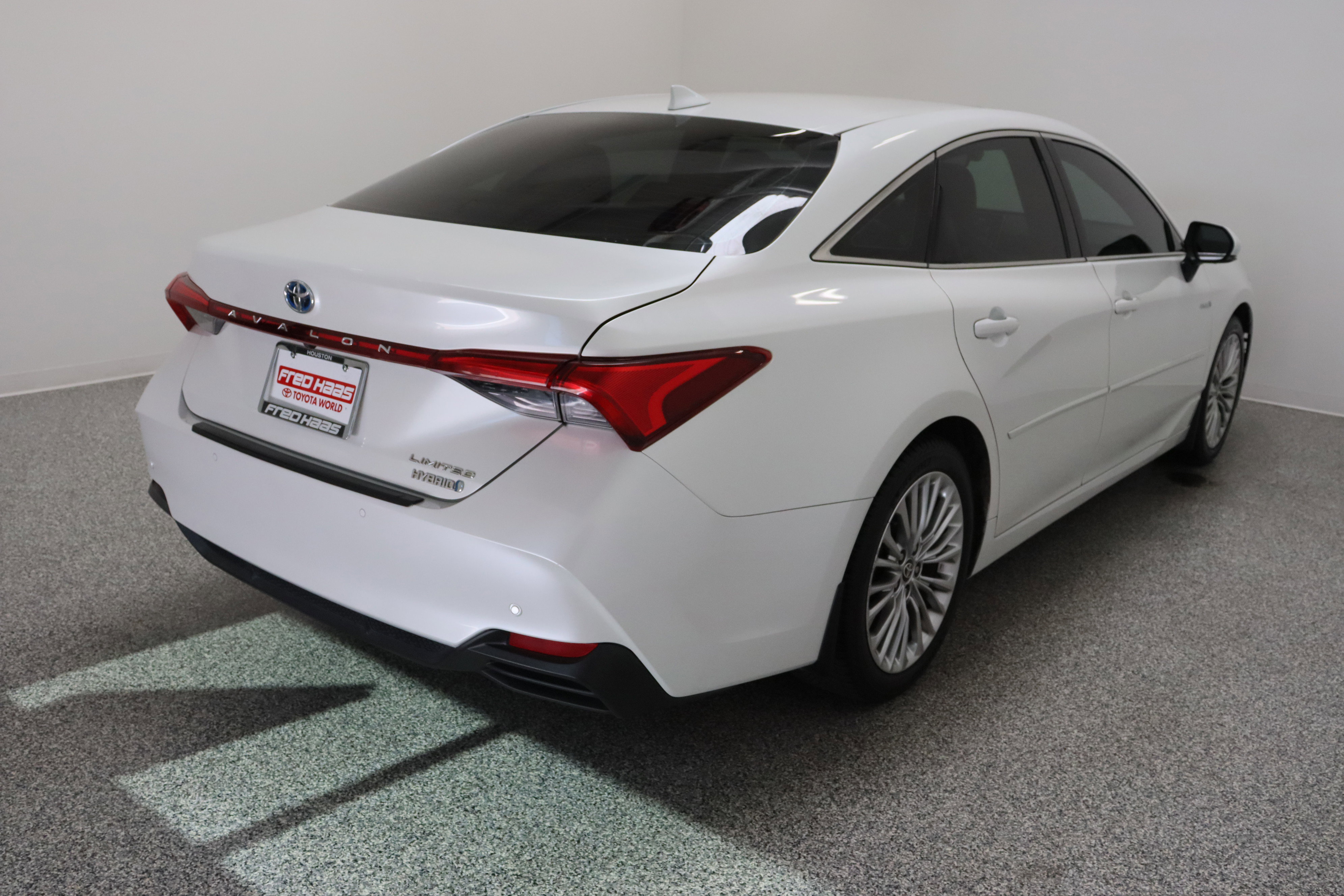 Used 2020 Toyota Avalon Limited w/ Advanced Safety Package FWD image 7