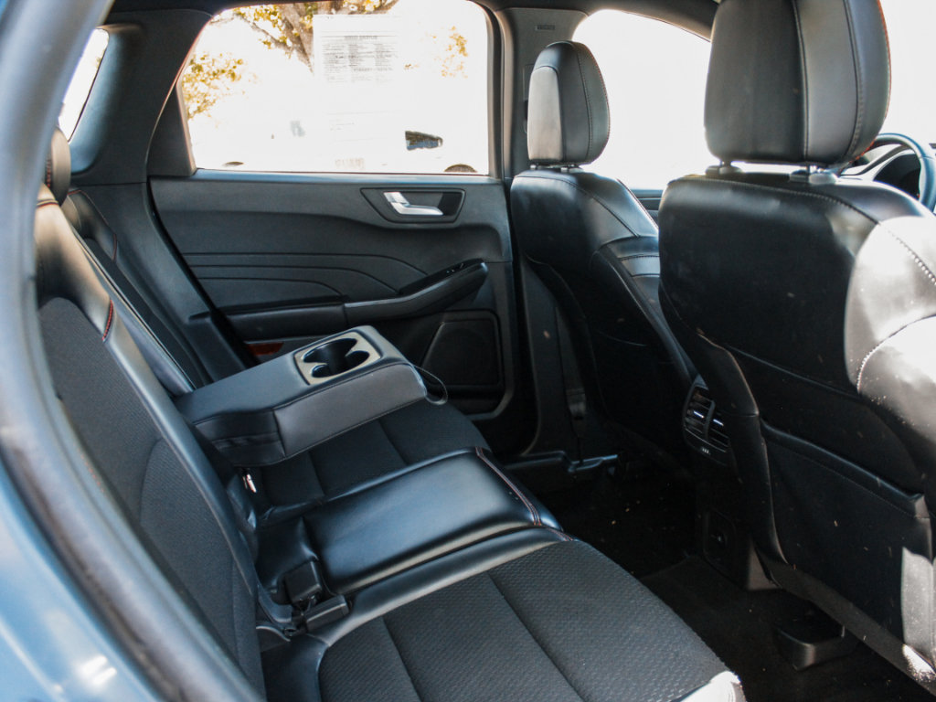 Used 2025 Ford Escape ST-Line FWD image 24
