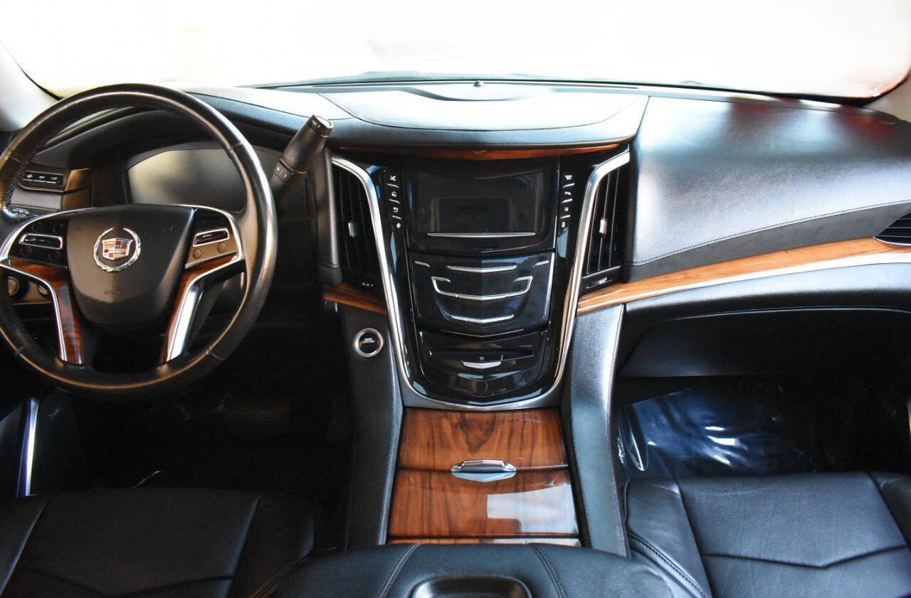 Used 2015 Cadillac Escalade Premium image 50