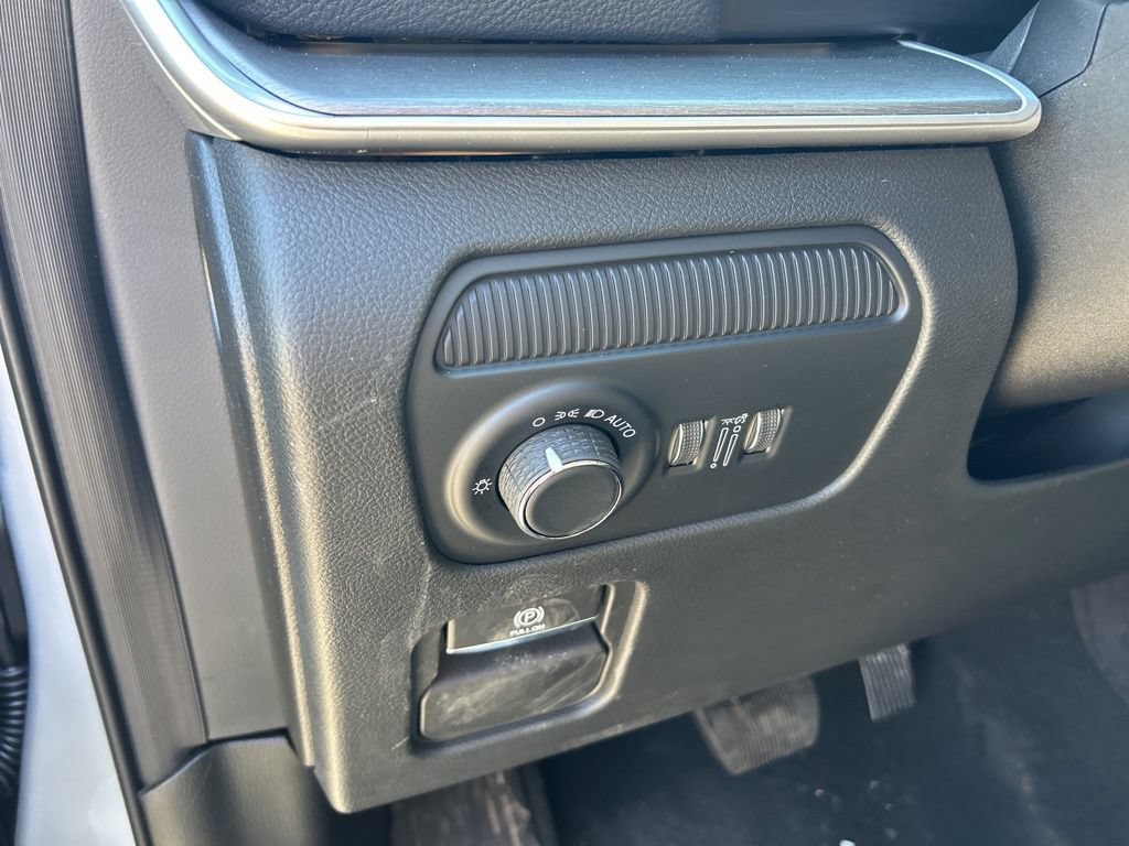 New 2026 Jeep Grand Wagoneer L Limited AWD/4WD image 38