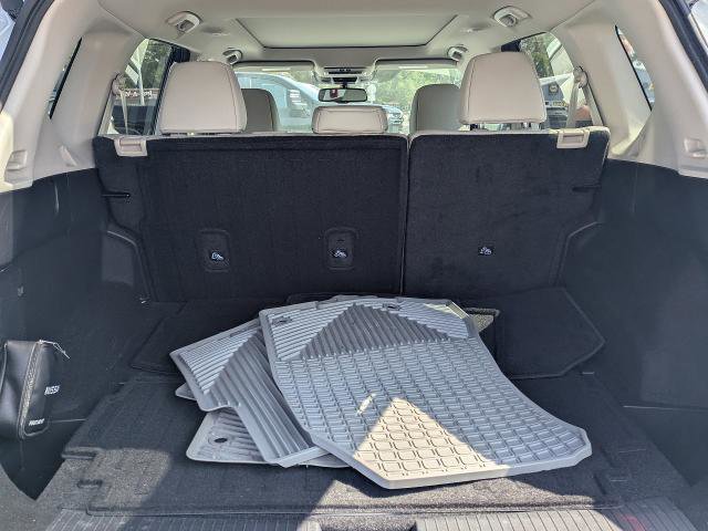 Used 2024 Nissan Rogue SL w/ SL Premium Package image 12