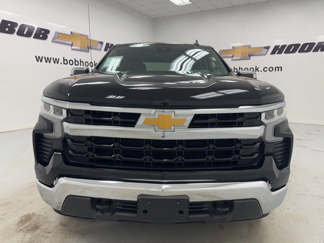 Used 2025 Chevrolet Silverado 1500 LT image 2