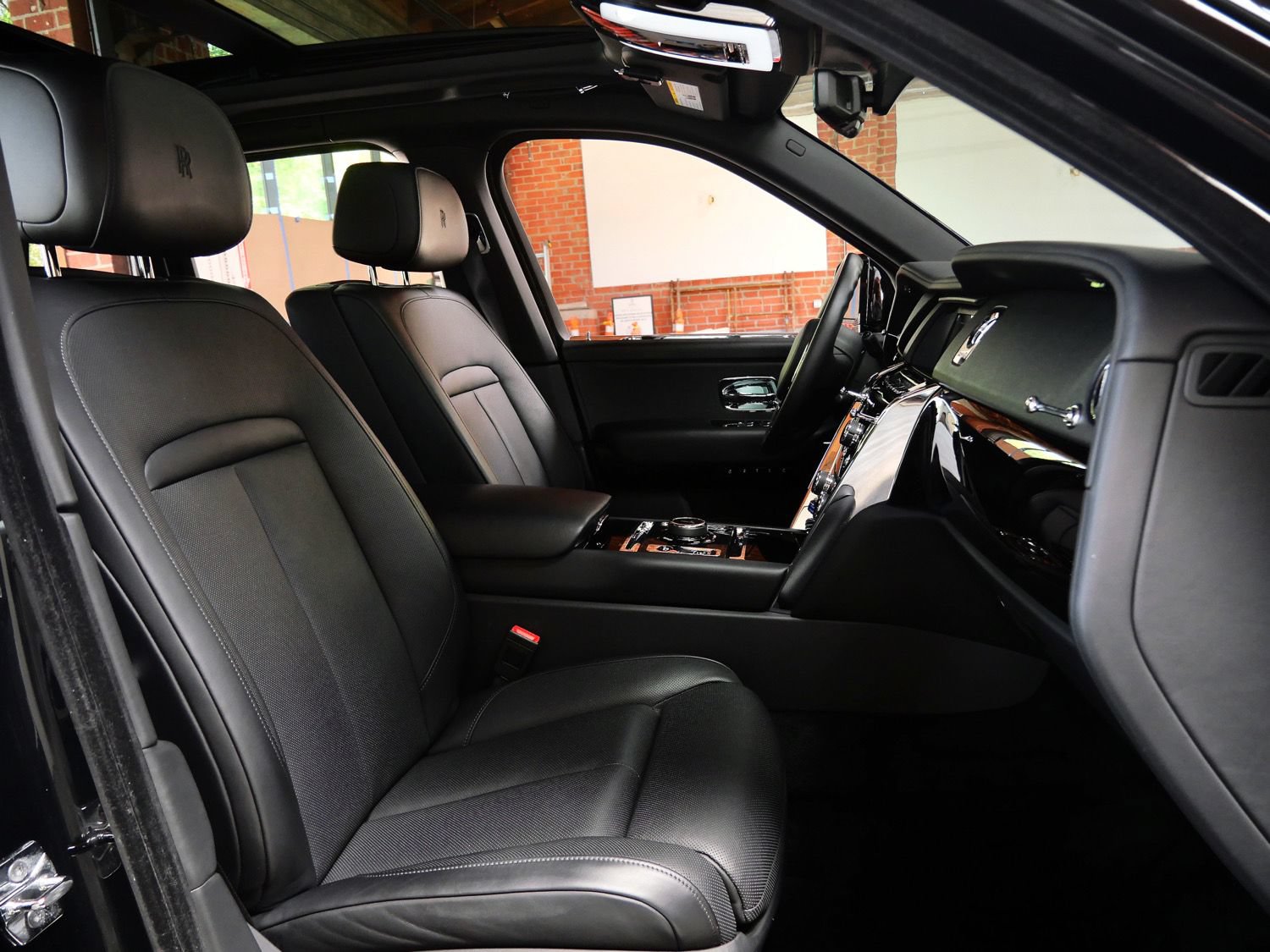 Certified 2022 Rolls-Royce Cullinan AWD/4WD image 31