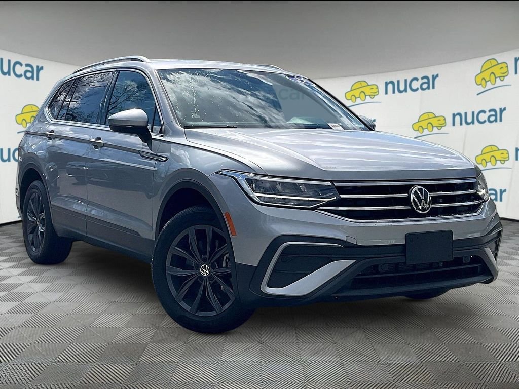 Used 2022 Volkswagen Tiguan SE AWD/4WD image 1