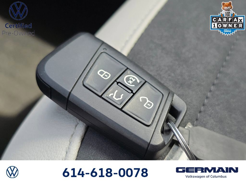Used 2025 Volkswagen Taos SE w/ Panoramic Sunroof Package FWD image 33