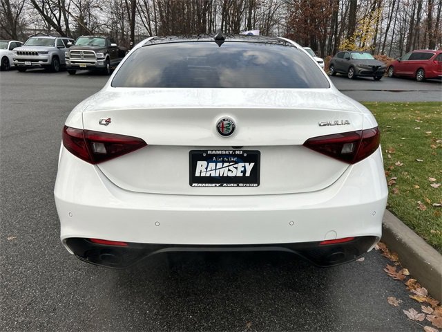 Used 2022 Alfa Romeo Giulia Veloce image 7