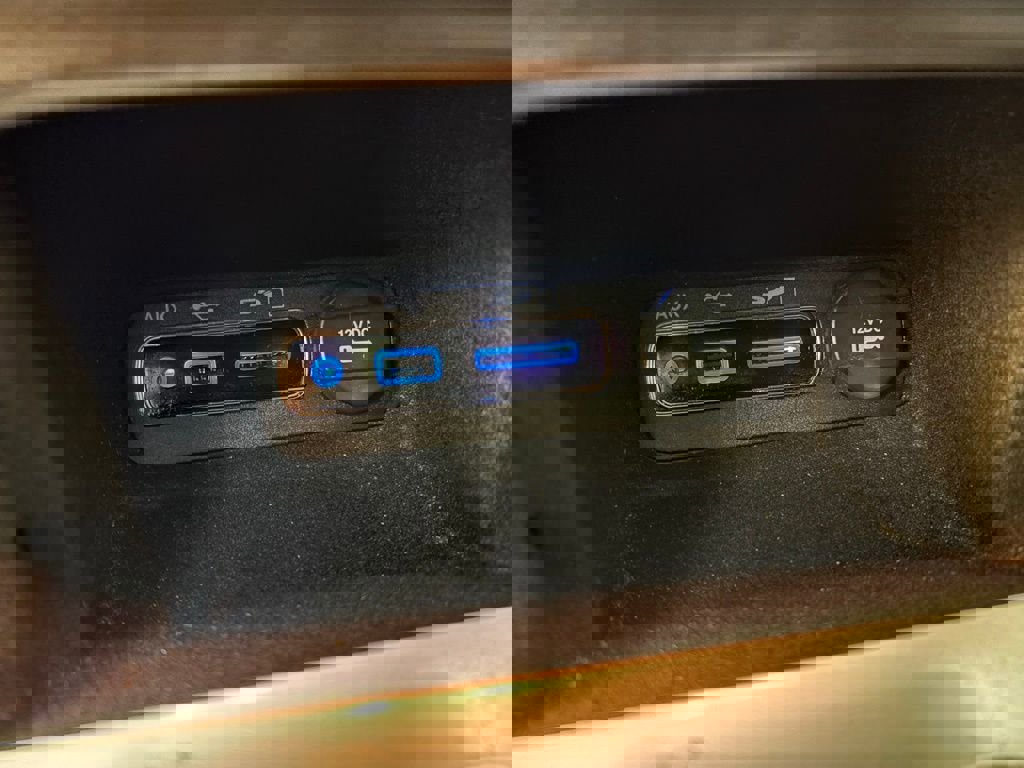 Used 2015 Jeep Grand Cherokee Altitude image 27