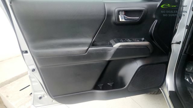 Used 2022 Toyota Tacoma TRD Sport w/ Technology Package AWD/4WD image 42