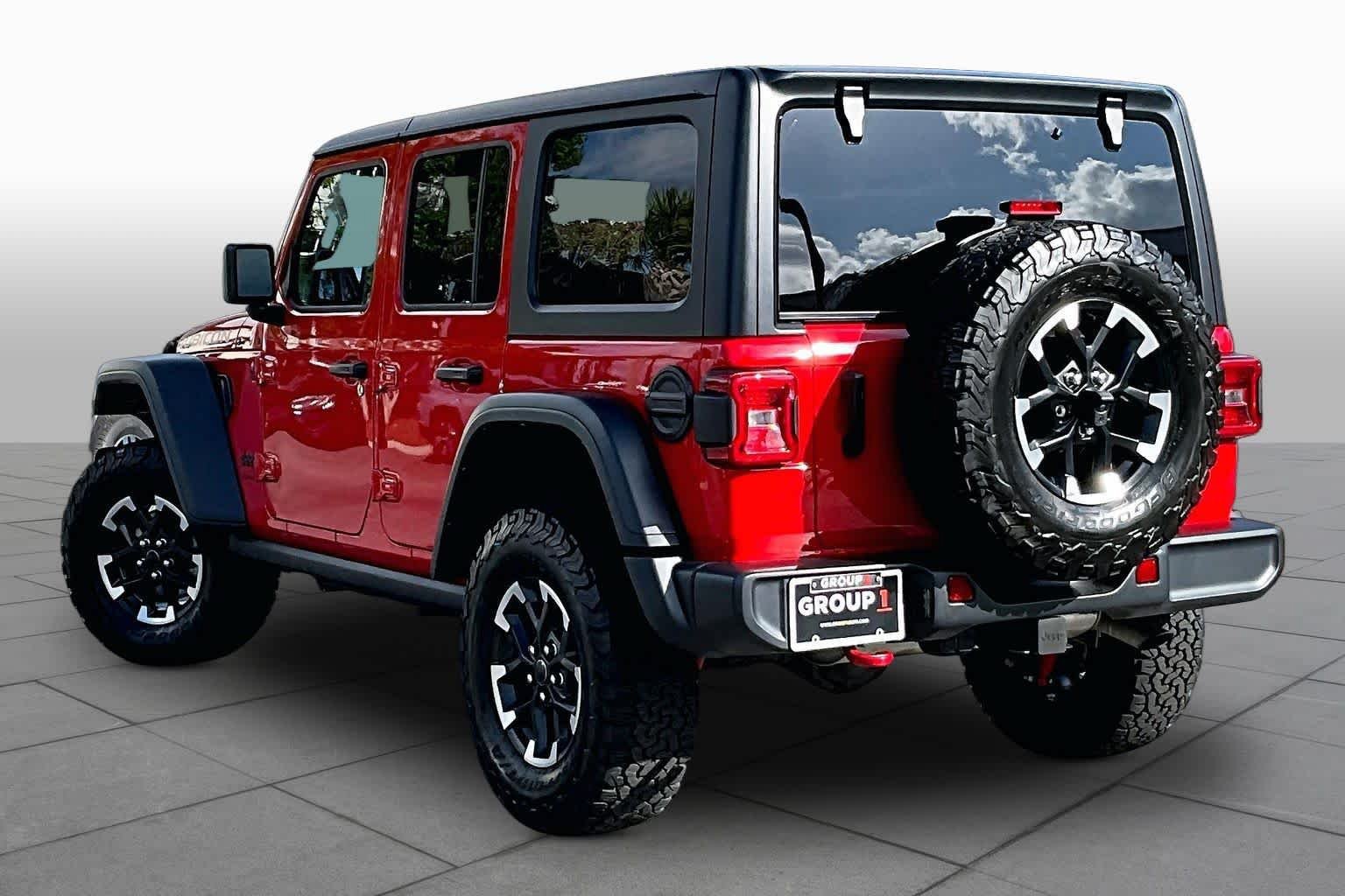 Used 2025 Jeep Wrangler Unlimited Rubicon AWD/4WD image 12