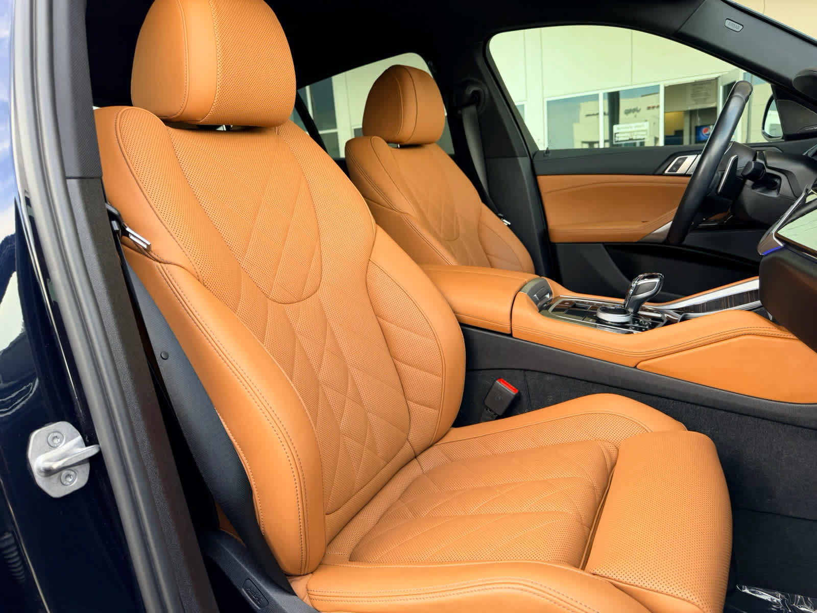 Used 2023 BMW X6 xDrive40i w/ M Sport Package image 23