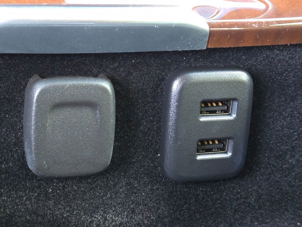 Used 2019 Cadillac Escalade Premium Luxury image 21