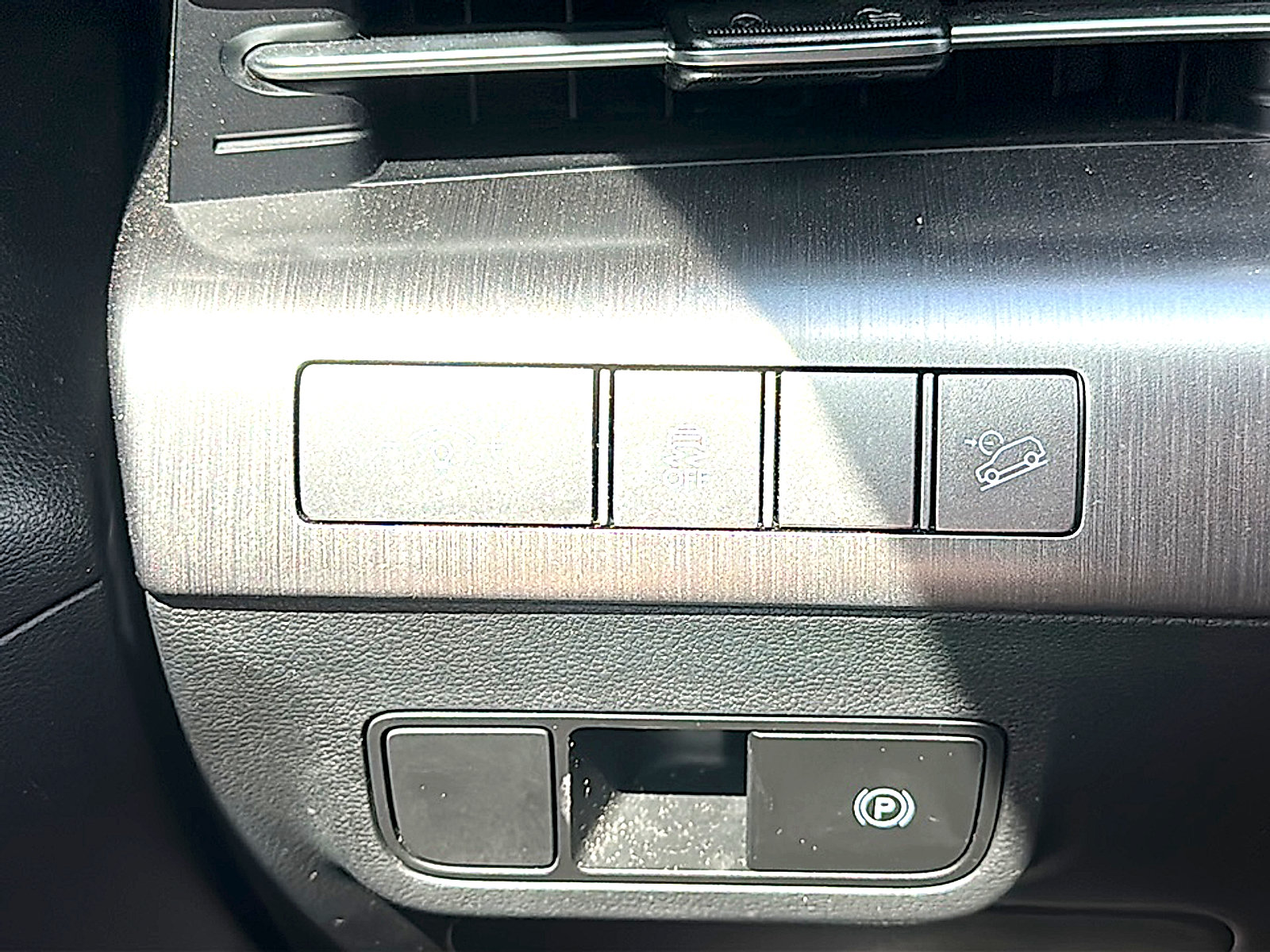 Used 2025 Hyundai Kona SEL AWD/4WD image 36