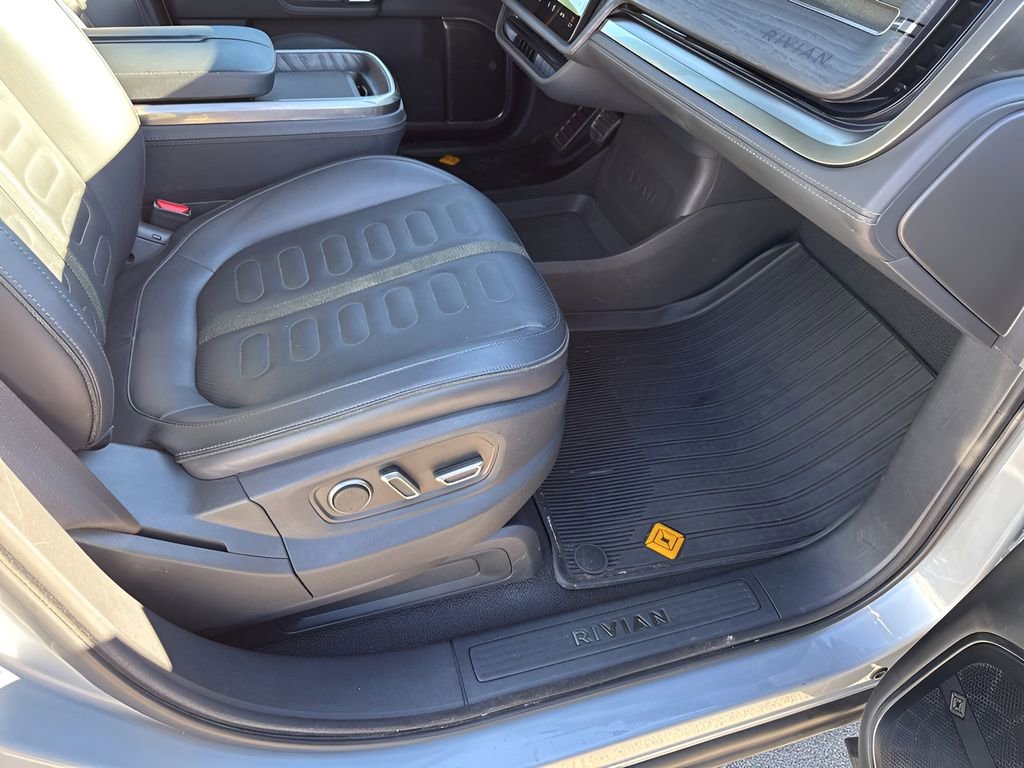 Used 2024 Rivian R1S Adventure image 15