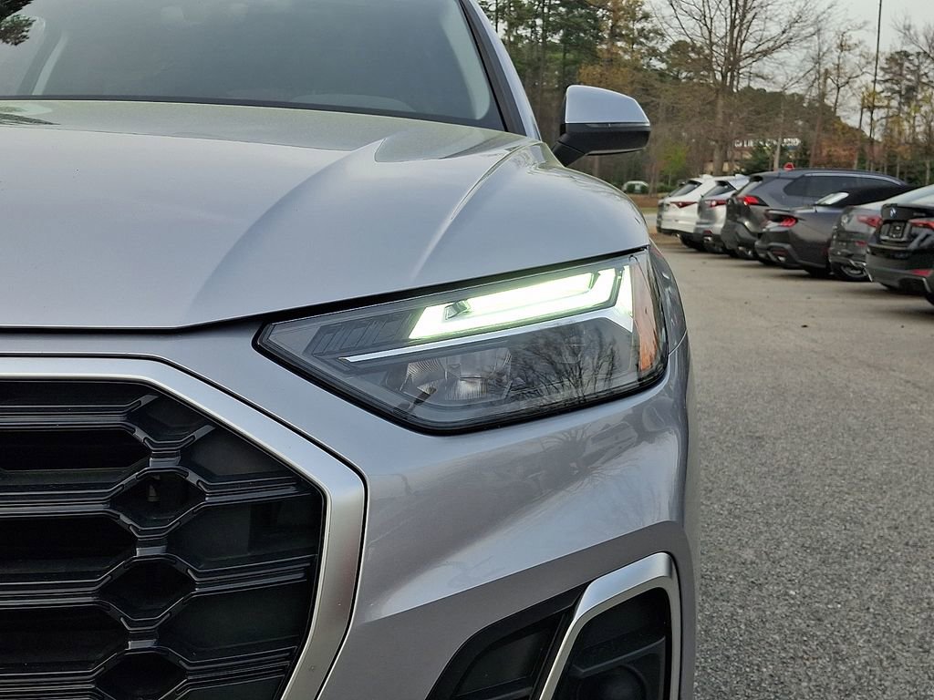 Used 2023 Audi Q5 2.0T Premium w/ Convenience Package image 9