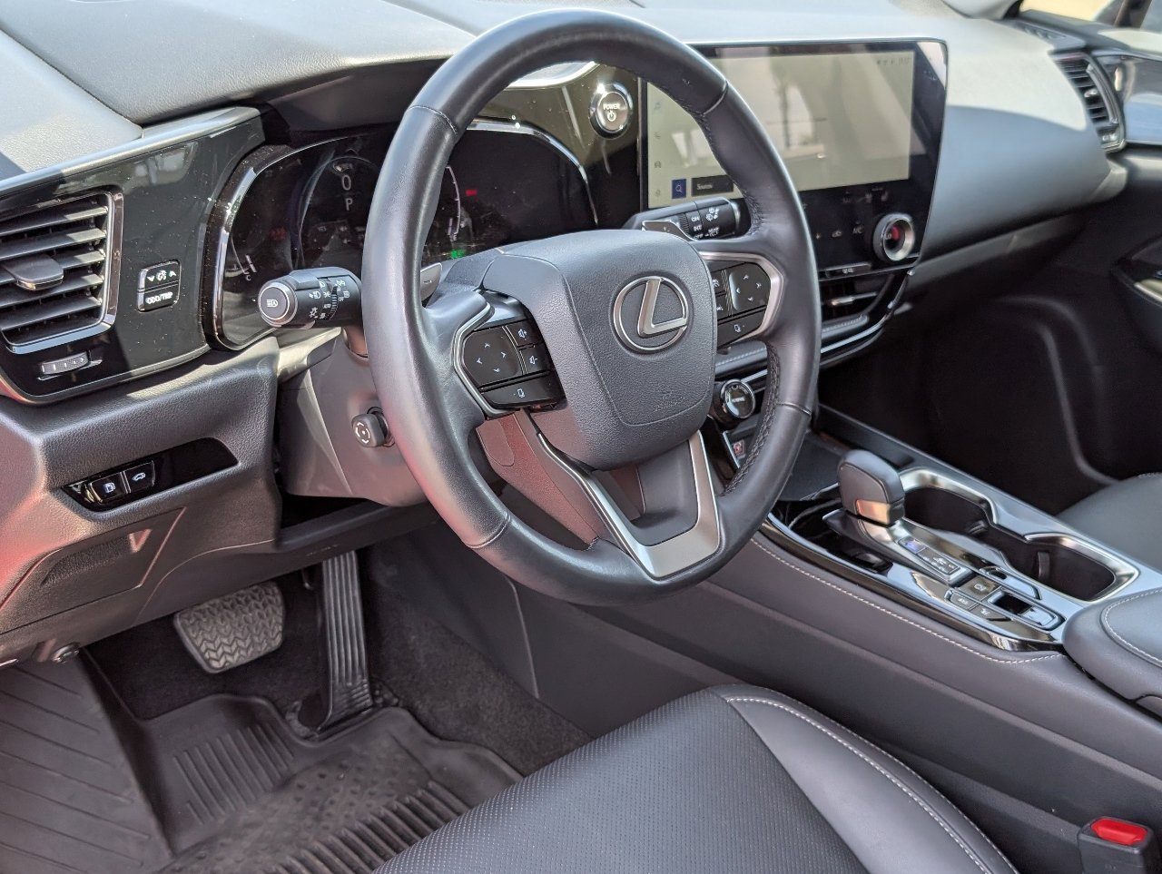 Used 2025 Lexus NX 350h AWD w/ Premium Package image 14