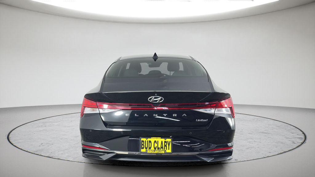 Used 2022 Hyundai Elantra Limited w/ Cargo Package FWD image 4