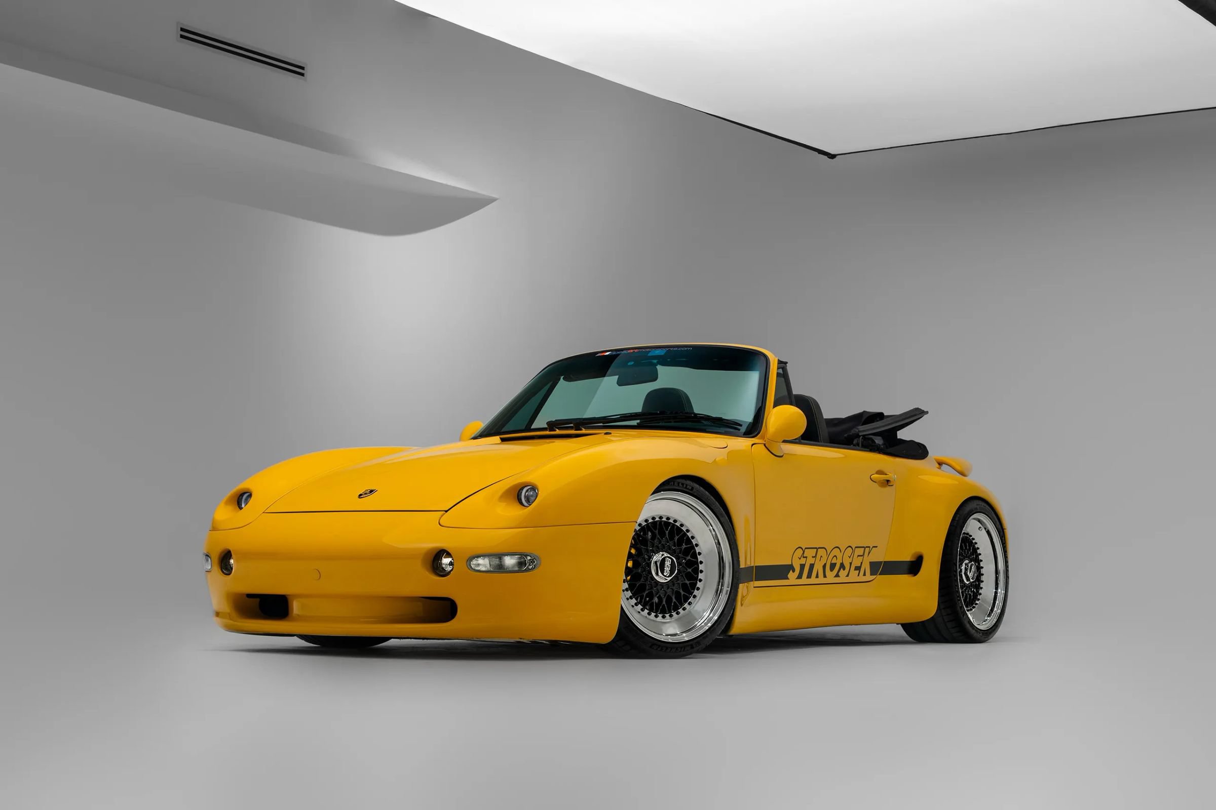 Used 1995 Porsche 911 Cabriolet image 26
