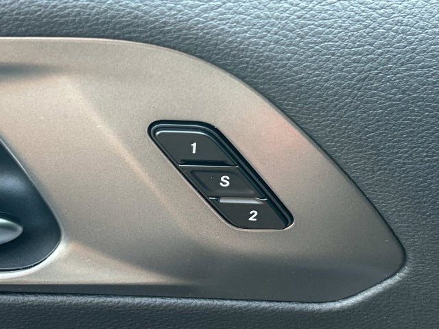 Used 2025 Chrysler Pacifica Select FWD image 24