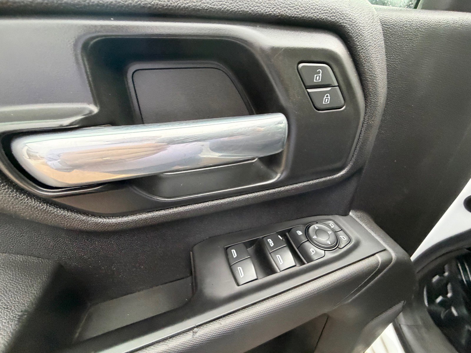 Used 2024 GMC Sierra 3500 Pro w/ Convenience Package image 8