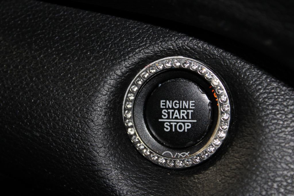 Used 2019 Jeep Cherokee Latitude Plus w/ Comfort/Convenience Group image 25