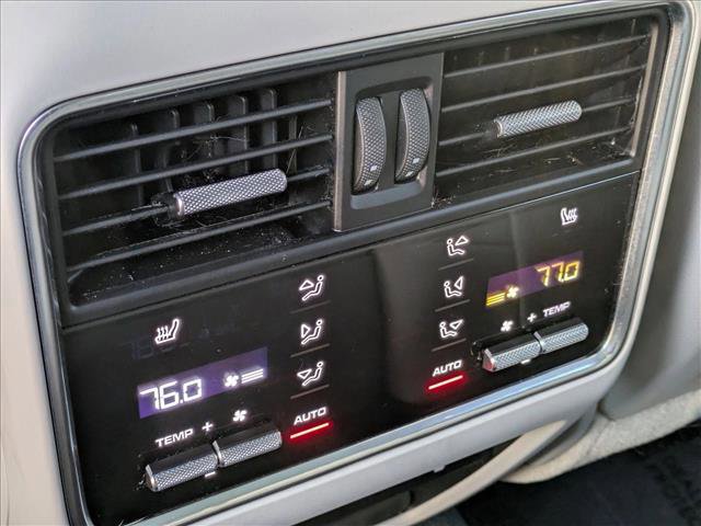 Used 2022 Porsche Cayenne image 18