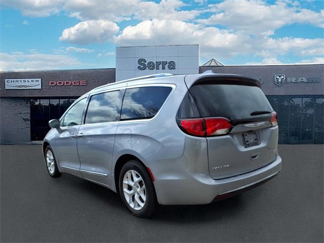 Used 2020 Chrysler Pacifica Limited image 4