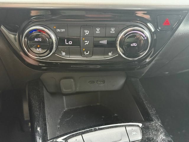 Used 2024 Chevrolet Trax LT w/ Driver Confidence Package FWD image 27