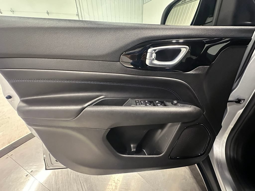 Used 2026 Jeep Compass Limited AWD/4WD image 21