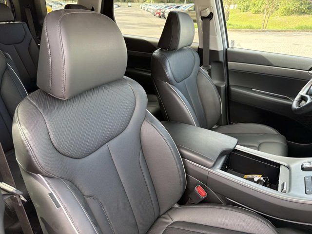 Used 2025 Hyundai Palisade SEL FWD image 17
