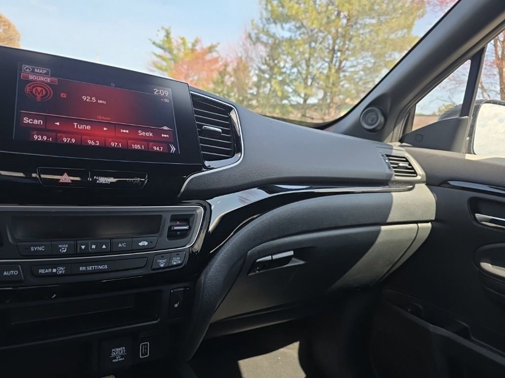 Certified 2023 Honda Ridgeline Black Edition image 21
