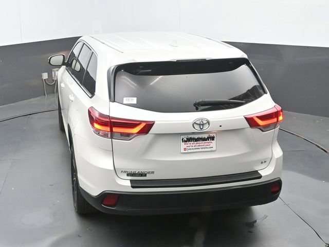 Used 2018 Toyota Highlander Plus FWD image 33